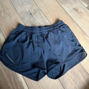 Lululemon Hotty Hot Shorts Size 6